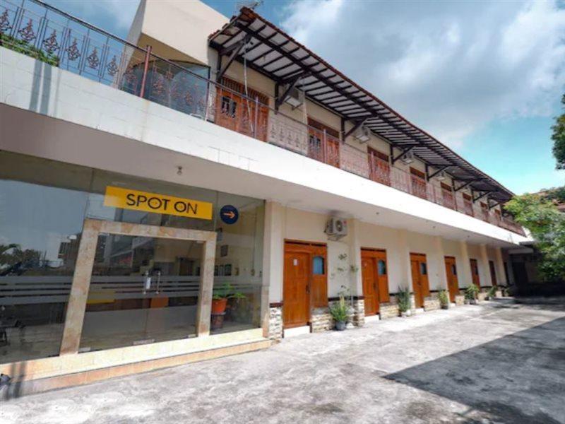 Spot On 2011 Hotel Mekar Sari Surakarta (Solo) Exterior foto