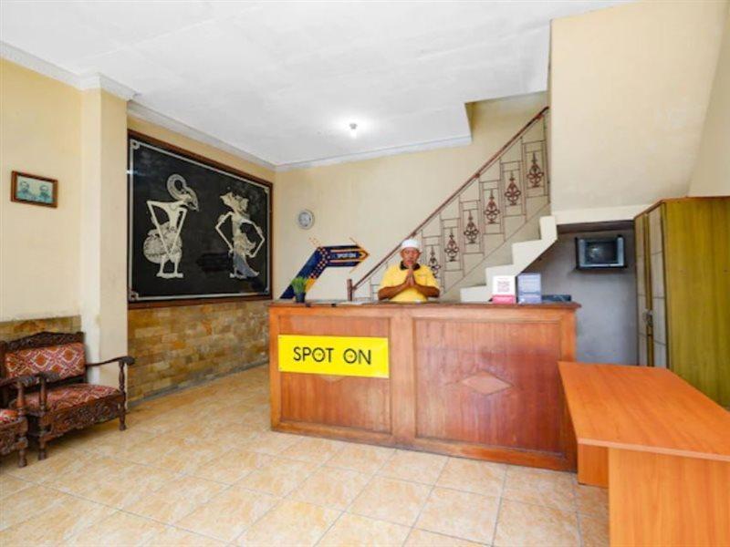 Spot On 2011 Hotel Mekar Sari Surakarta (Solo) Exterior foto