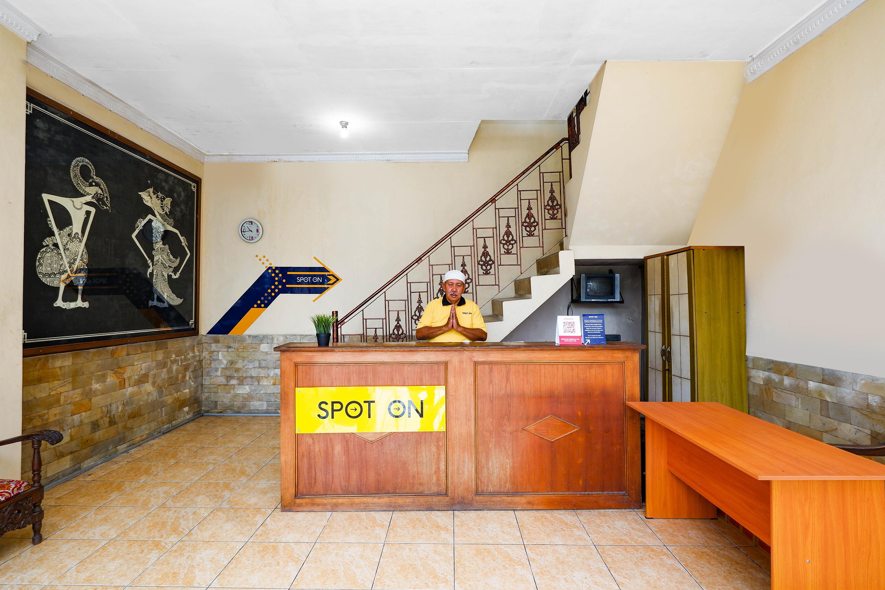 Spot On 2011 Hotel Mekar Sari Surakarta (Solo) Exterior foto