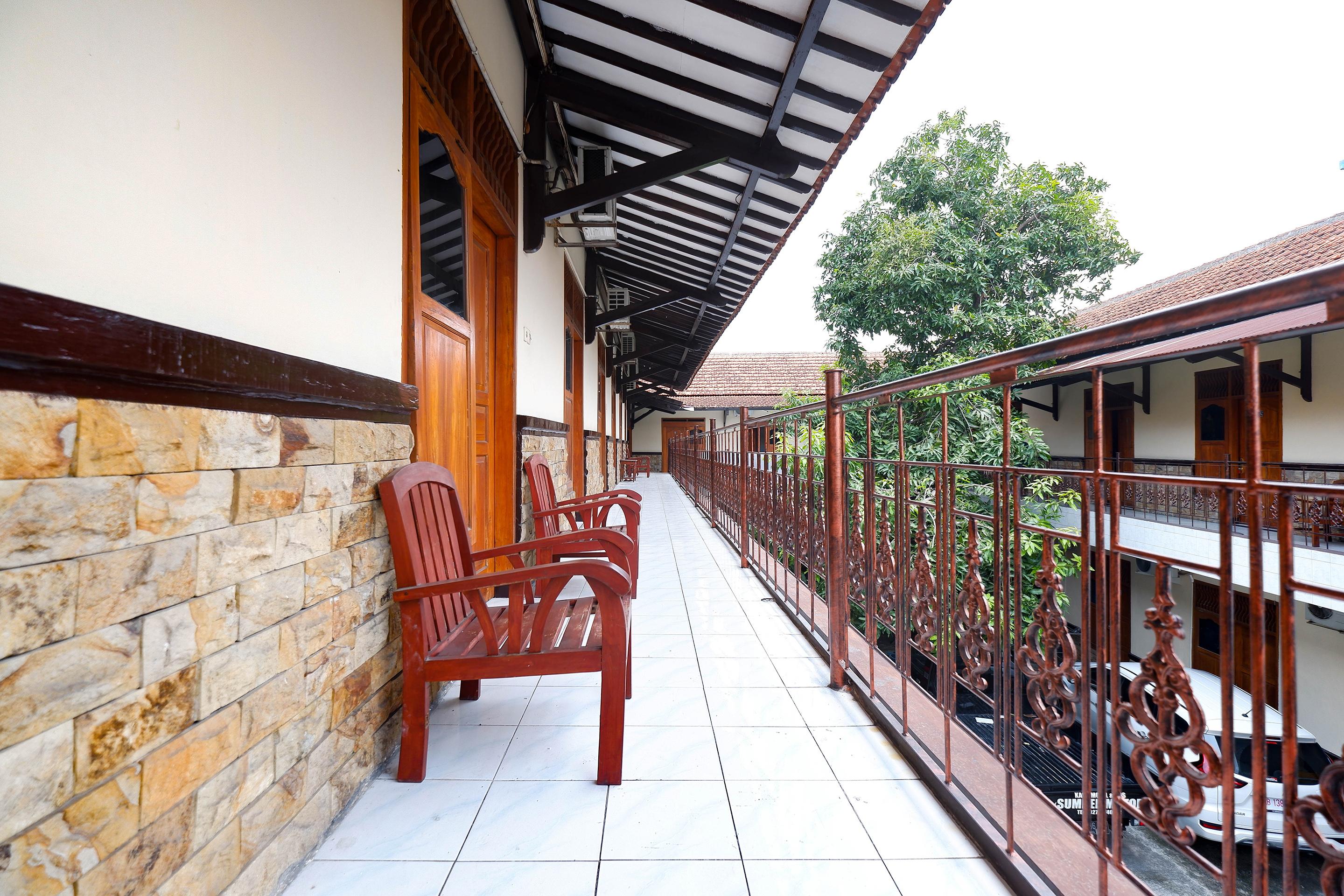 Spot On 2011 Hotel Mekar Sari Surakarta (Solo) Exterior foto