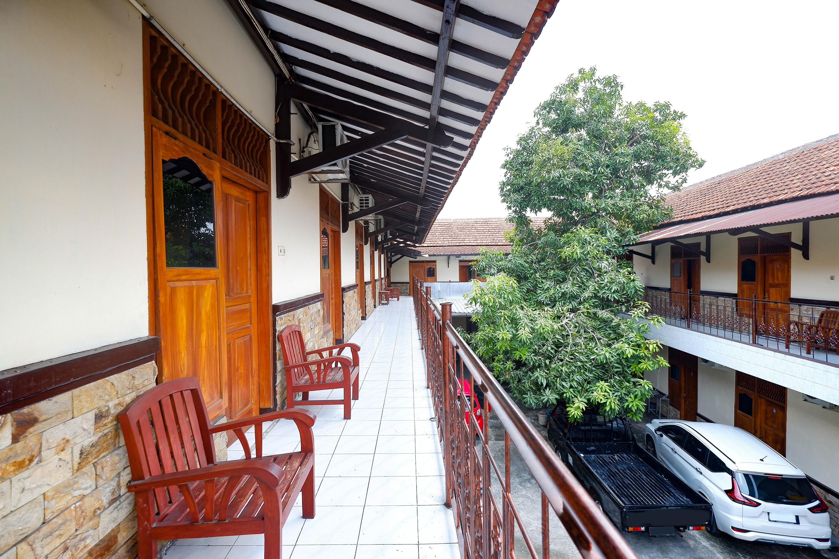 Spot On 2011 Hotel Mekar Sari Surakarta (Solo) Exterior foto