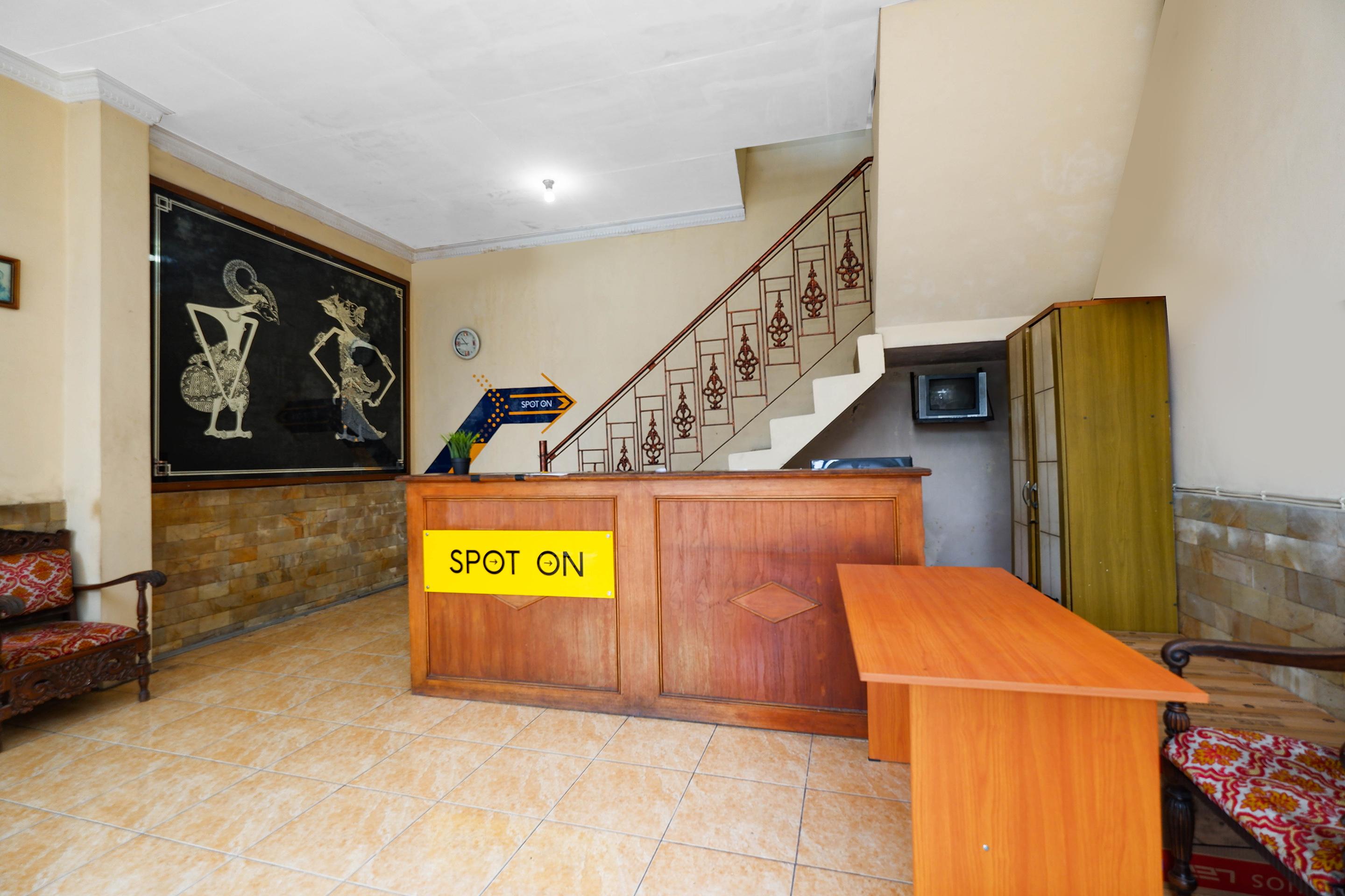 Spot On 2011 Hotel Mekar Sari Surakarta (Solo) Exterior foto
