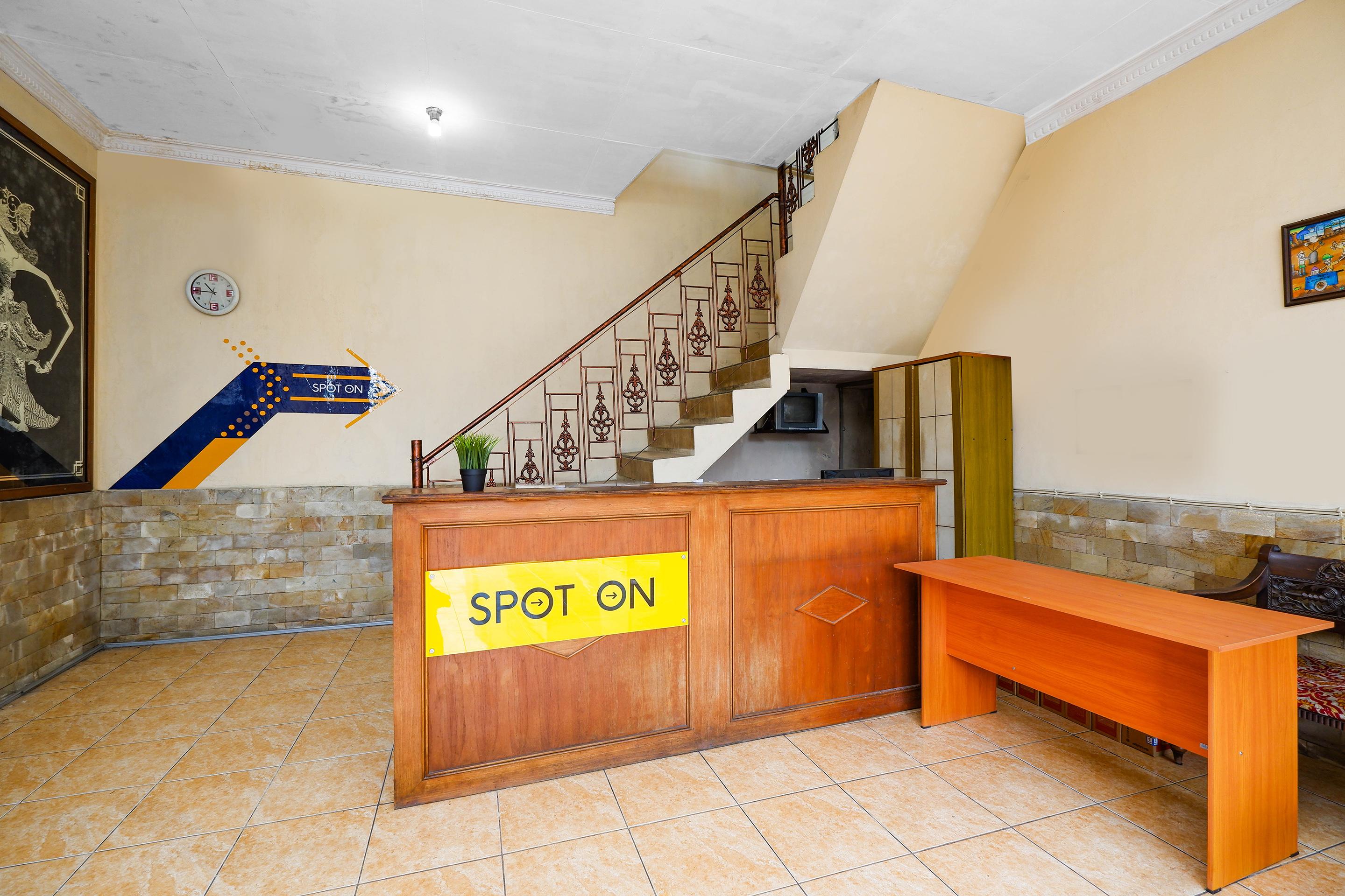 Spot On 2011 Hotel Mekar Sari Surakarta (Solo) Exterior foto